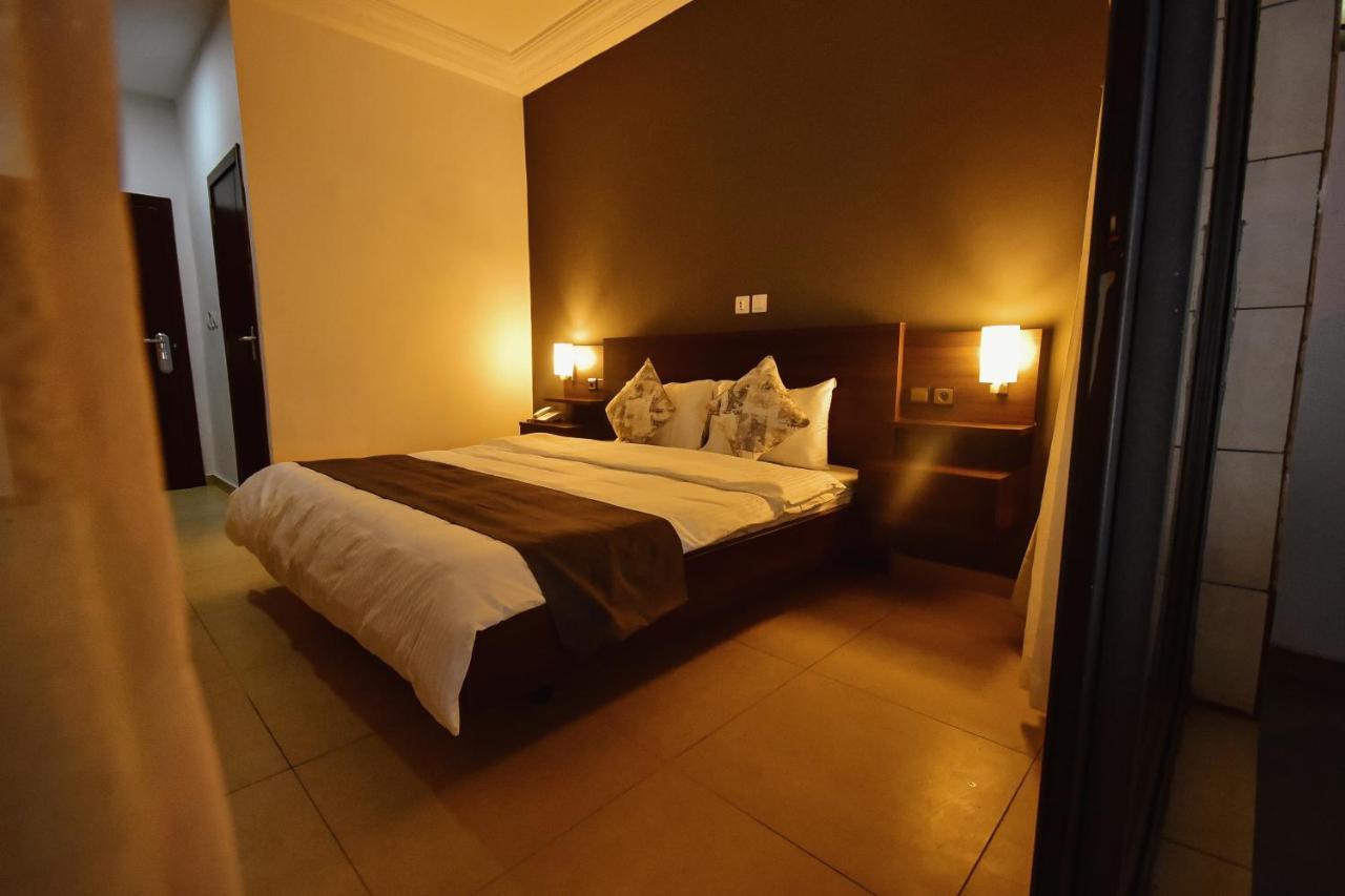 Robert'S Hotel Abidjan Exterior photo